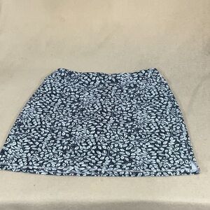 NWT Woman’s Lou Keith skirt with built in shorts